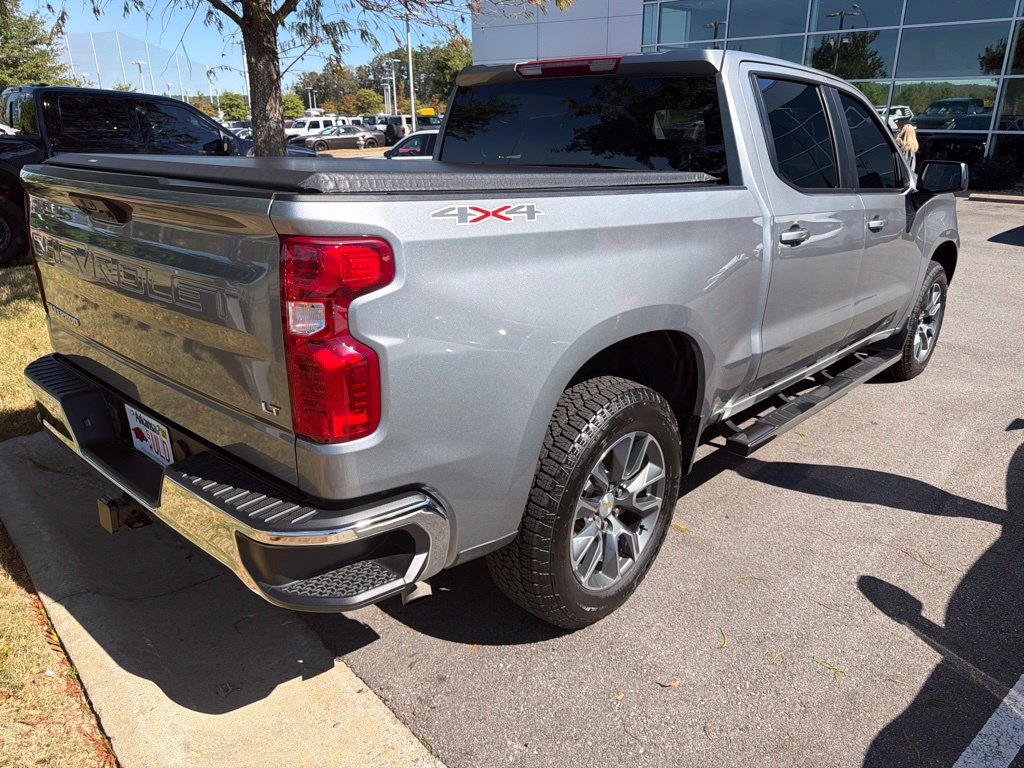 Used 2025 Chevrolet Silverado 1500 LT AWD/4WD image 6
