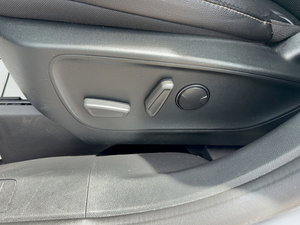 Certified 2022 Ford Escape SEL image 34