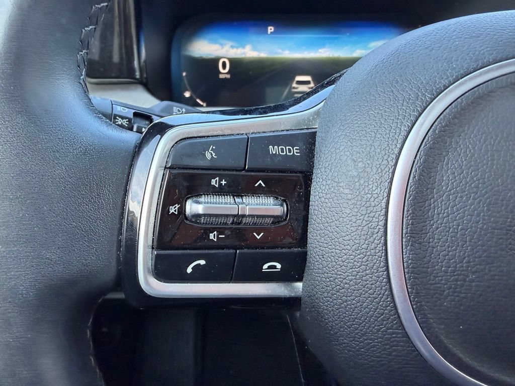 Used 2023 Kia Sorento SX AWD/4WD image 16