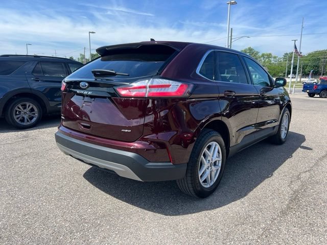 Certified 2024 Ford Edge SEL w/ Convenience Package AWD/4WD image 4