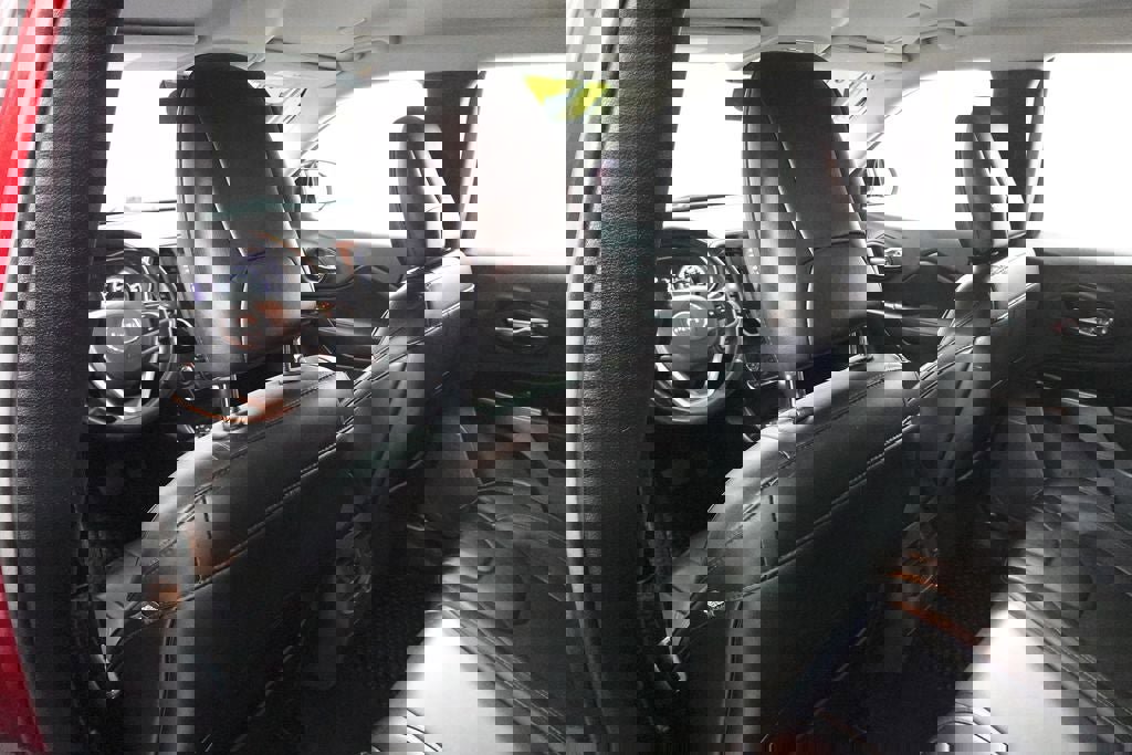 Used 2019 Jeep Cherokee Latitude Plus w/ Cold Weather Group image 24