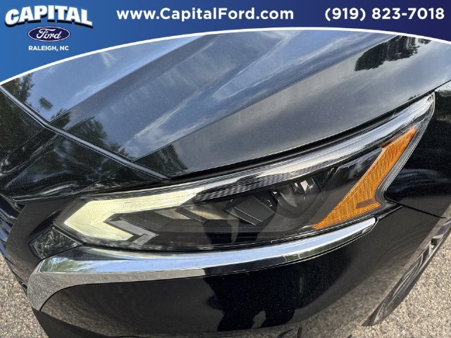 Used 2025 Nissan Altima 2.5 SV FWD image 11