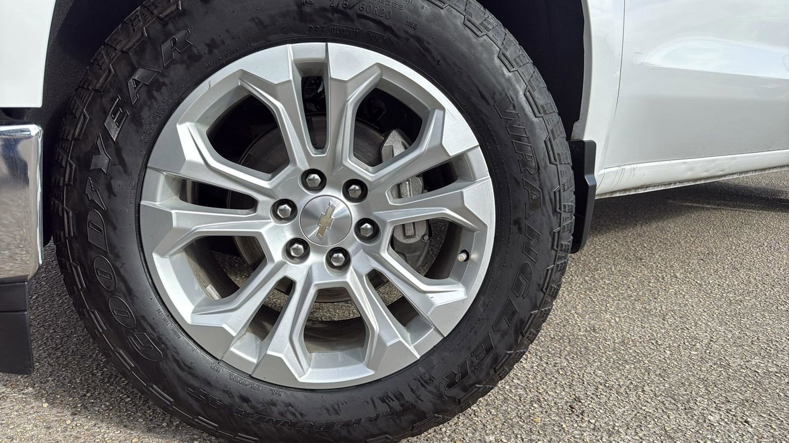 Used 2023 Chevrolet Silverado 1500 LTZ image 9