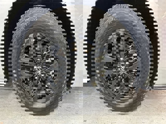 Used 2022 Toyota Sienna LE image 2