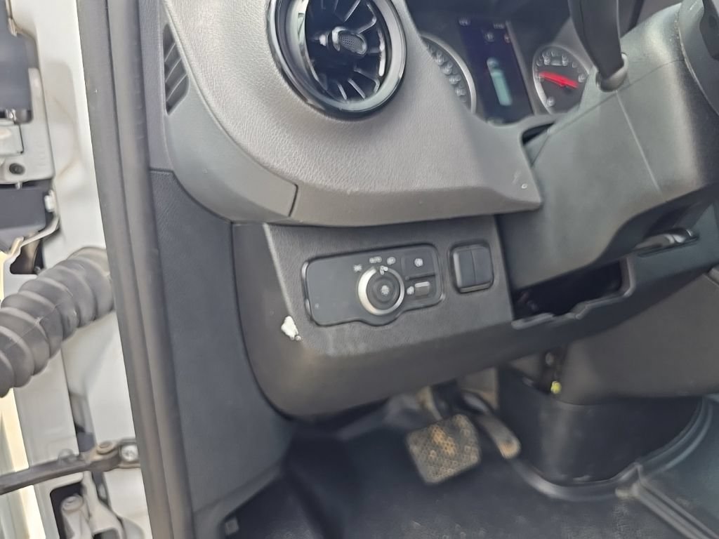 Used 2024 Mercedes-Benz Sprinter 2500 image 23