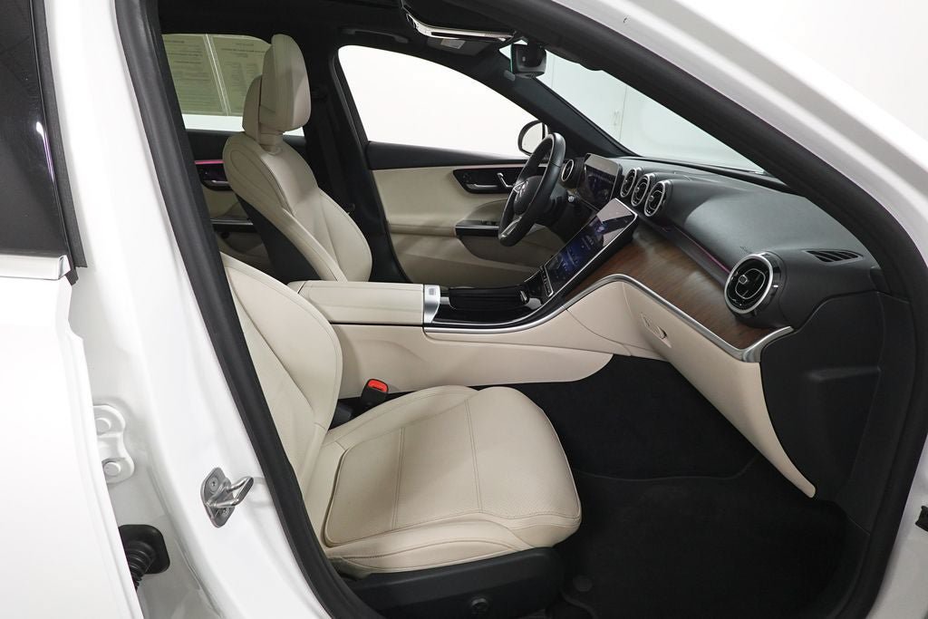 Used 2025 Mercedes-Benz C 300 4MATIC Sedan image 33