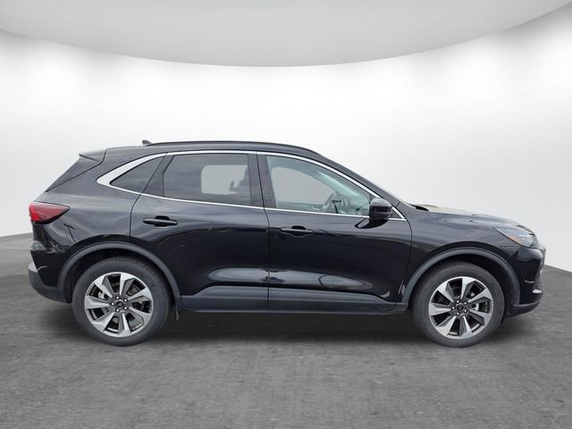 Certified 2025 Ford Escape Platinum AWD/4WD image 3