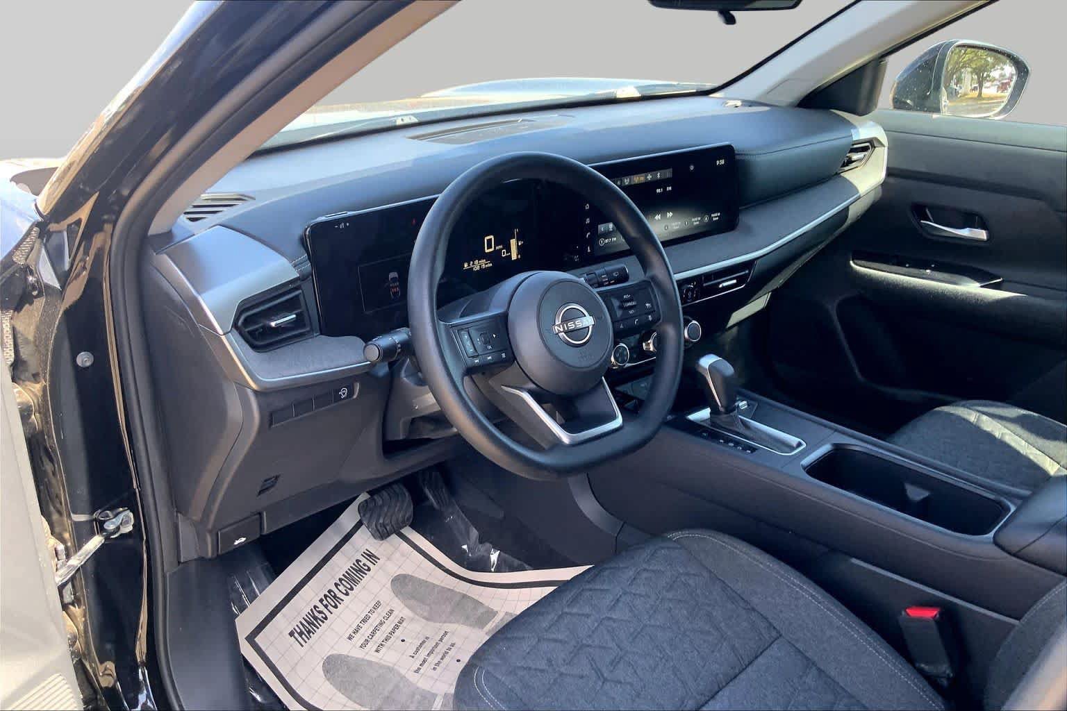 Used 2025 Nissan Kicks SV w/ SV Premium Package FWD image 18