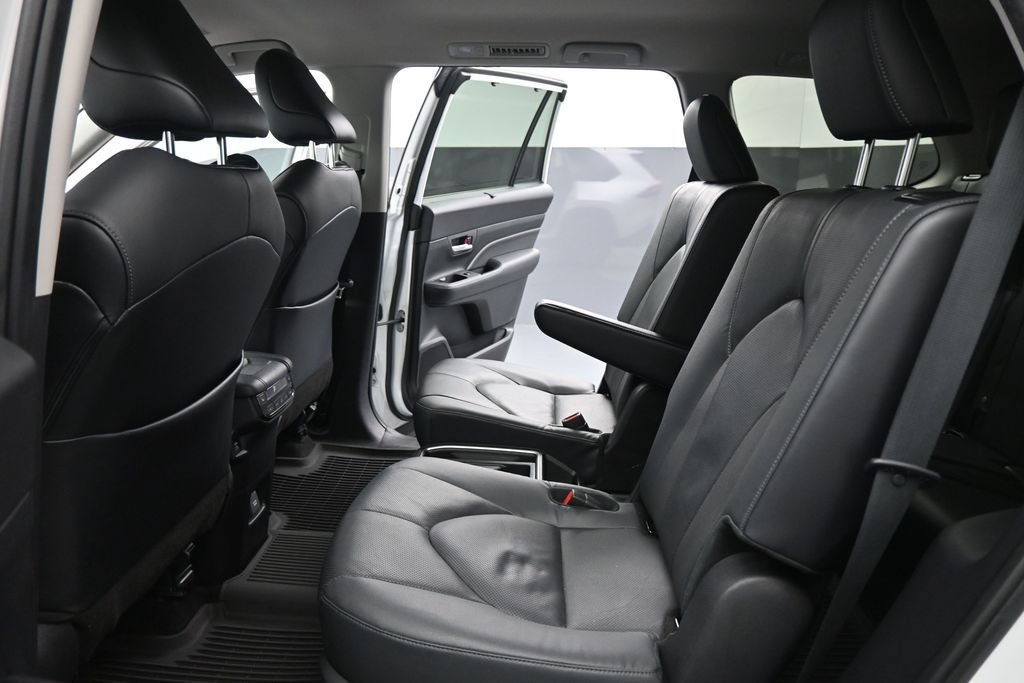 Used 2024 Toyota Grand Highlander AWD Hybrid image 17
