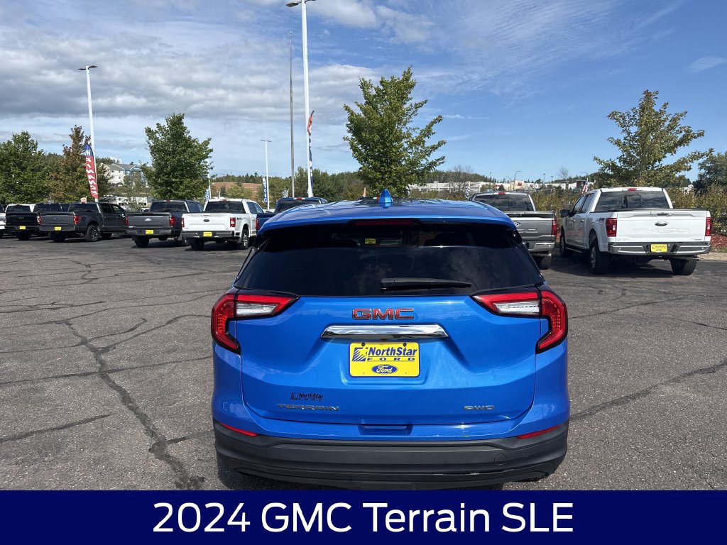Used 2024 GMC Terrain SLE AWD/4WD image 9