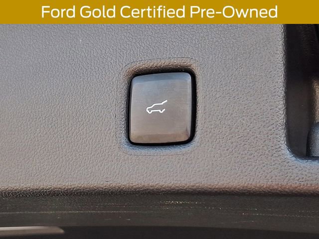 Certified 2022 Ford Escape Titanium image 36