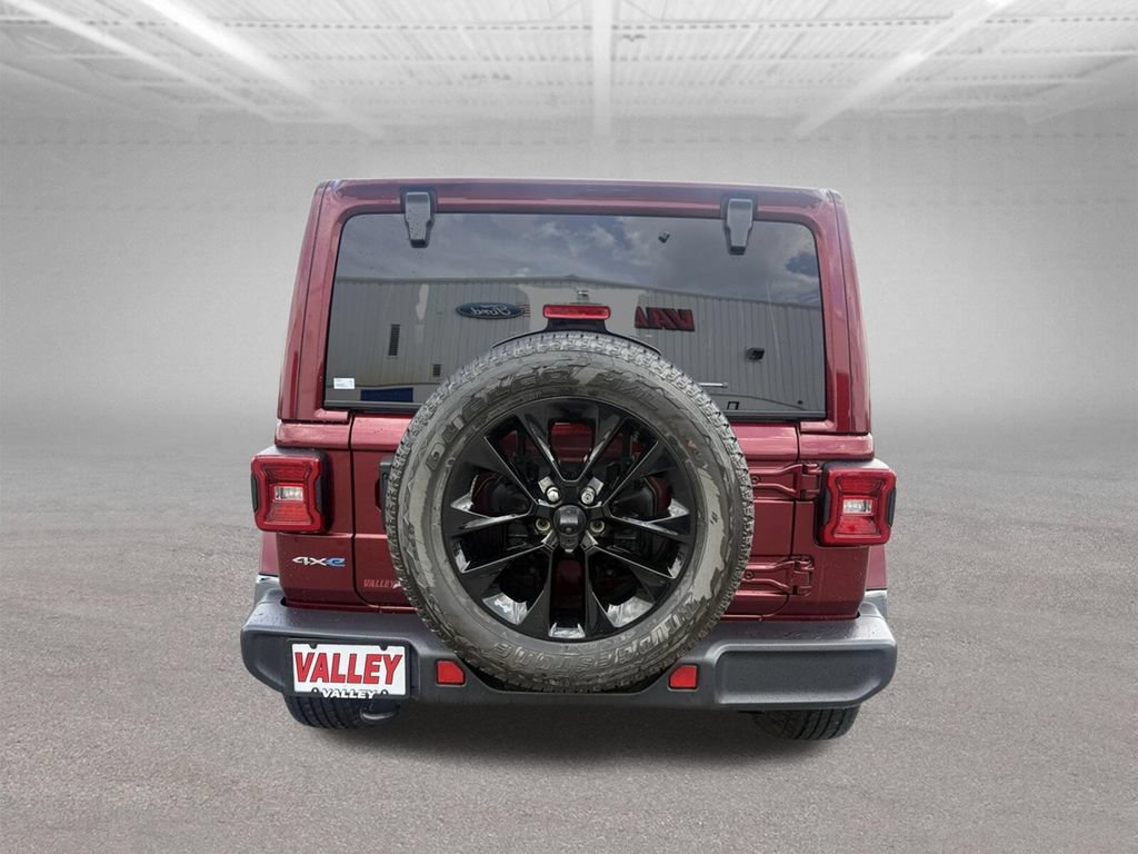 Used 2021 Jeep Wrangler Unlimited Sahara w/ Cold Weather Group AWD/4WD image 7