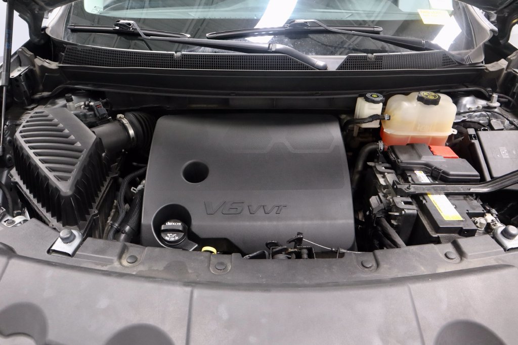 Used 2021 Chevrolet Traverse LT FWD image 17