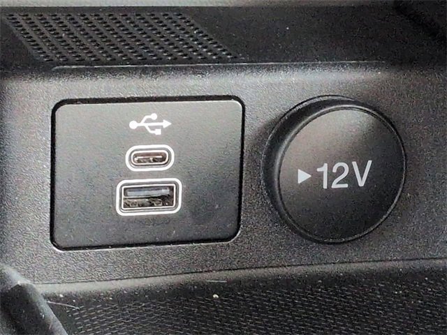 Certified 2025 Ford Escape Platinum w/ Premium Technology Package image 24