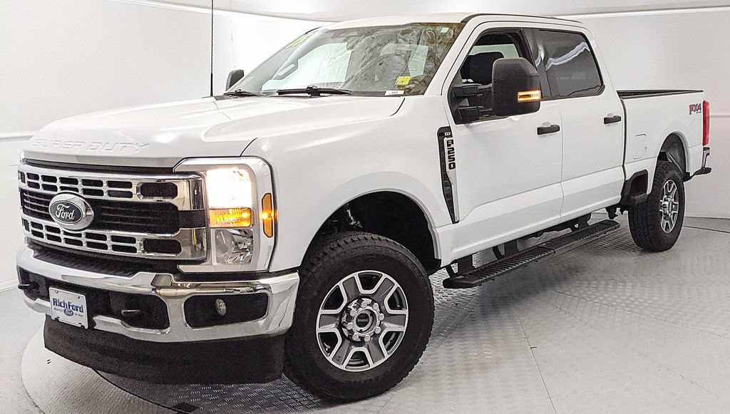 Certified 2025 Ford F250 XLT w/ FX4 Off-Road Package AWD/4WD image 6