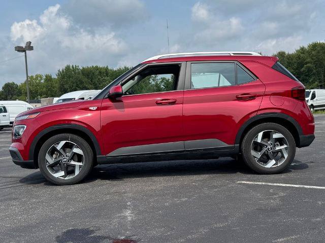 Used 2021 Hyundai Venue SEL w/ Cargo Package FWD image 5