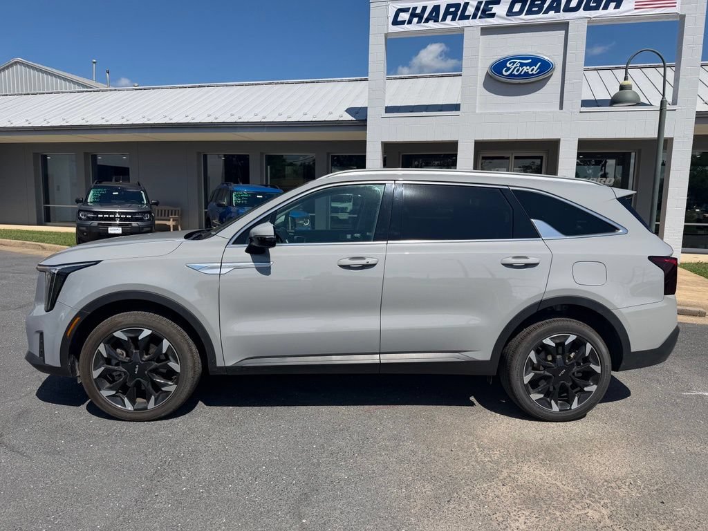 Used 2025 Kia Sorento EX AWD/4WD image 2