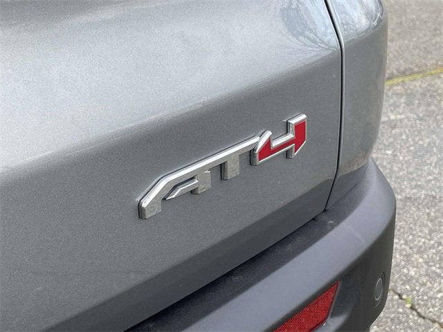 Used 2024 GMC Acadia AT4 w/ Luxury Package image 11