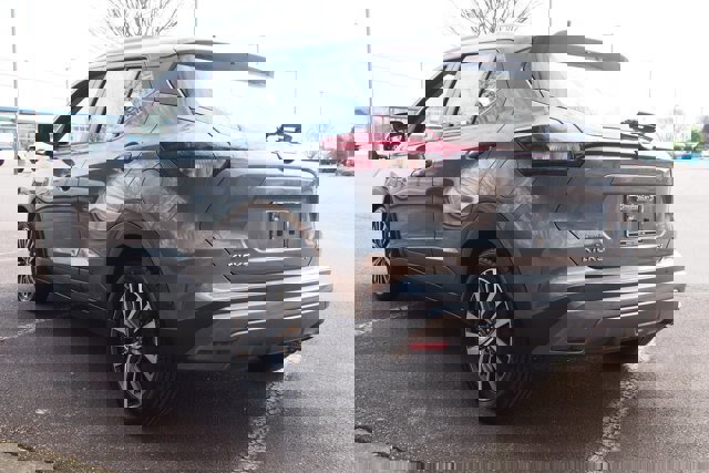 Used 2021 Nissan Kicks SV image 3