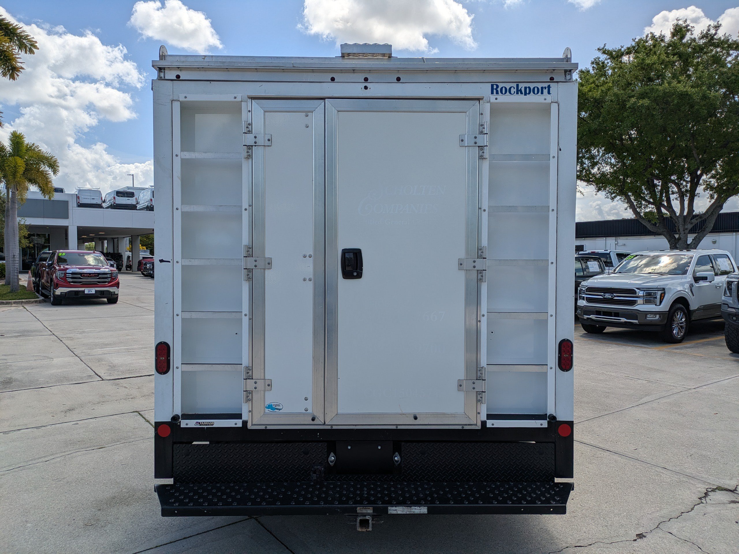 Certified 2023 Ford E-450 and Econoline 450 Super Duty w/ Power Windows & Locks Group RWD image 5