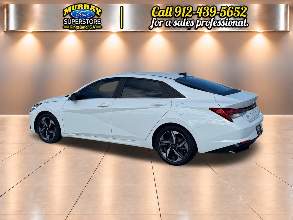 Used 2023 Hyundai Elantra Limited w/ Preferred Accessory Package FWD image 3