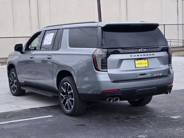 Used 2025 Chevrolet Suburban RST w/ Comfort Package image 5