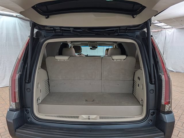 Used 2019 Cadillac Escalade Luxury AWD/4WD image 20