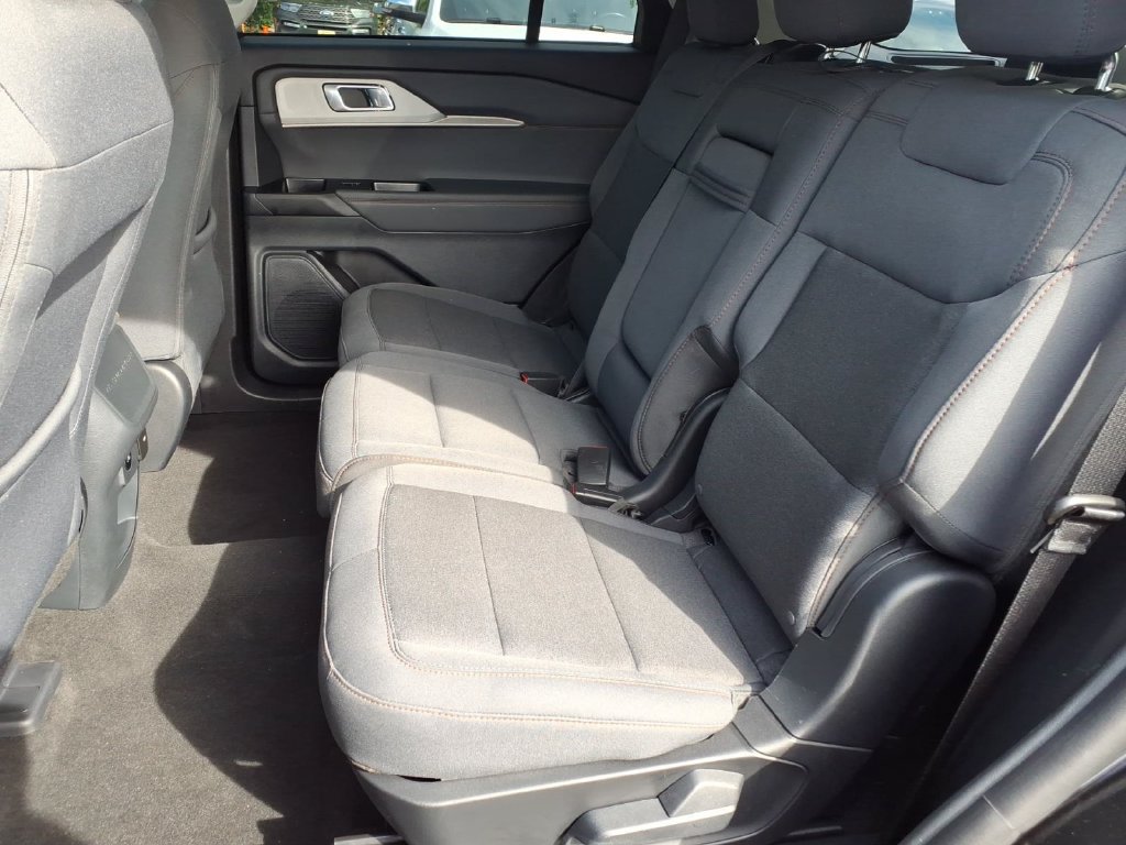Certified 2026 Ford Explorer Active AWD/4WD image 18
