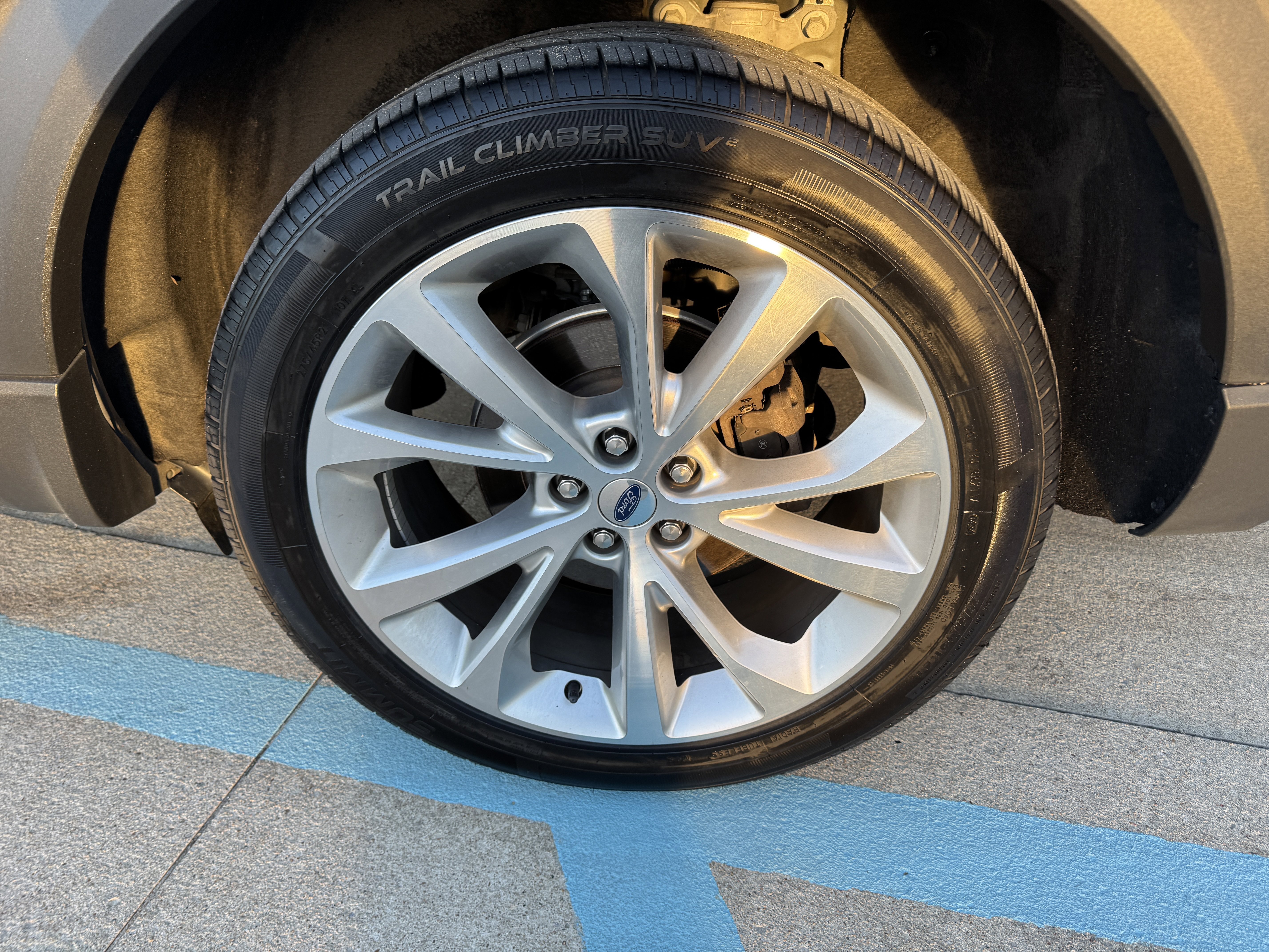 Certified 2022 Ford Explorer Platinum w/ Equipment Group 601A image 6