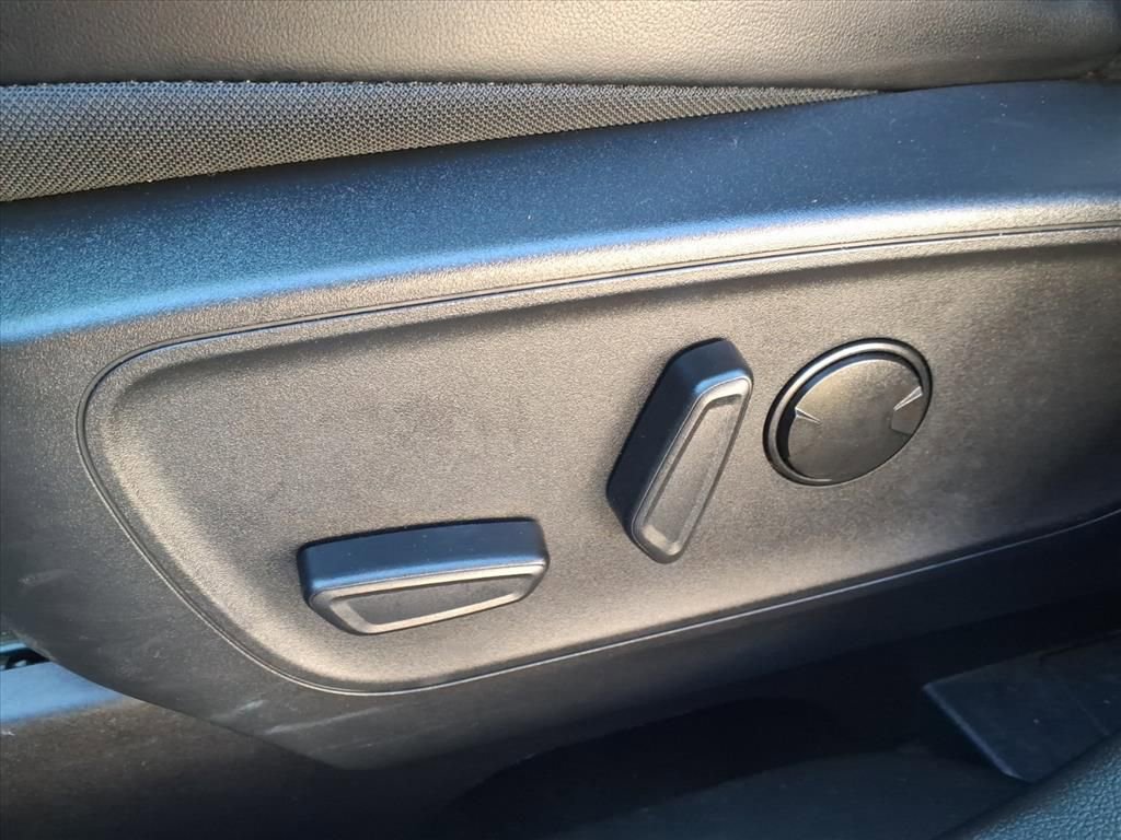 Certified 2025 Ford Escape ST-Line image 9