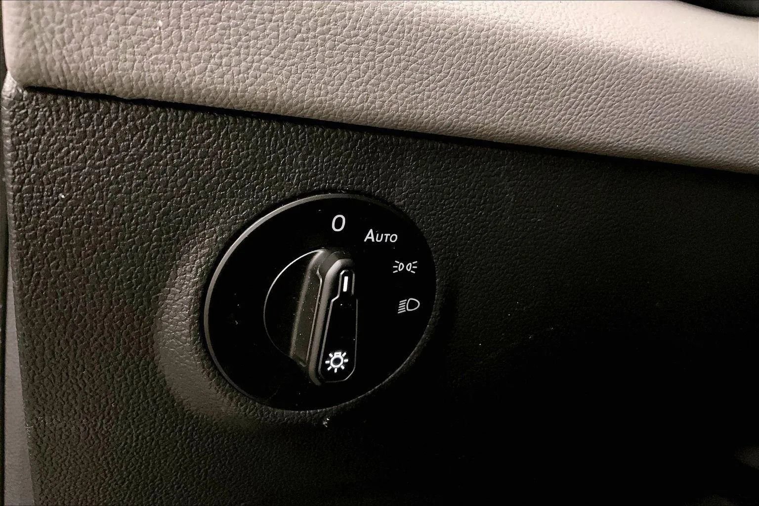 Used 2022 Volkswagen Taos SE image 30