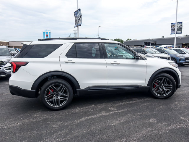 Certified 2025 Ford Explorer ST w/ Sun And Sound Package AWD/4WD image 9