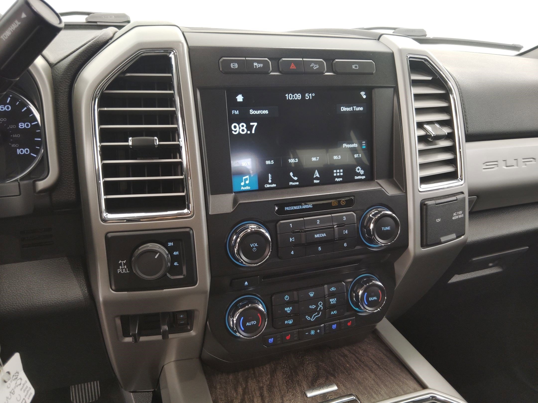 Certified 2017 Ford F250 Lariat w/ Lariat Value Package image 25