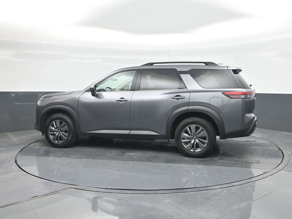 Used 2025 Nissan Pathfinder SV FWD image 4