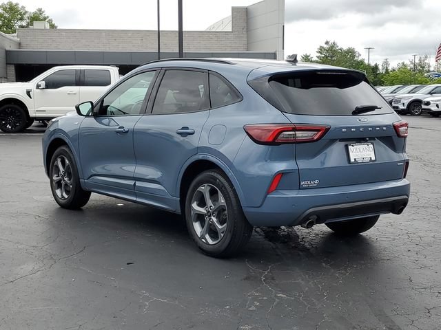Certified 2024 Ford Escape ST-Line w/ Tech Pack #1 AWD/4WD image 4