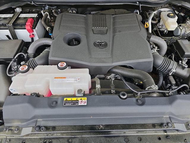 Used 2023 Toyota Tundra SR5 w/ SR5 Premium Package AWD/4WD image 33