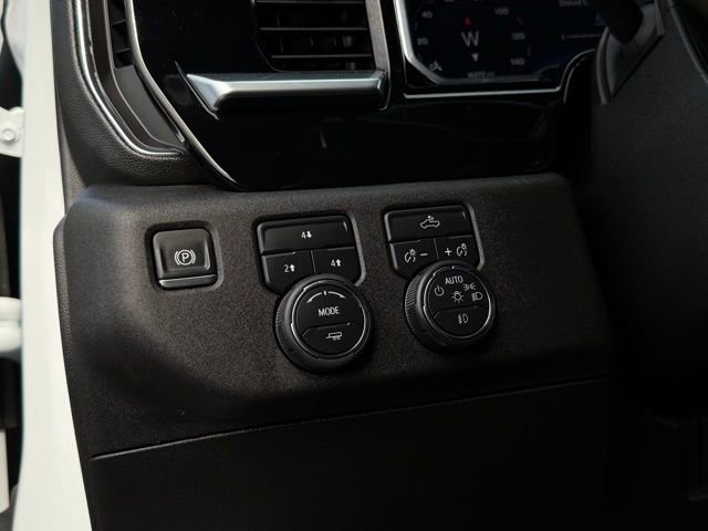 Used 2025 Chevrolet Silverado 2500 LT w/ Convenience Package AWD/4WD image 15