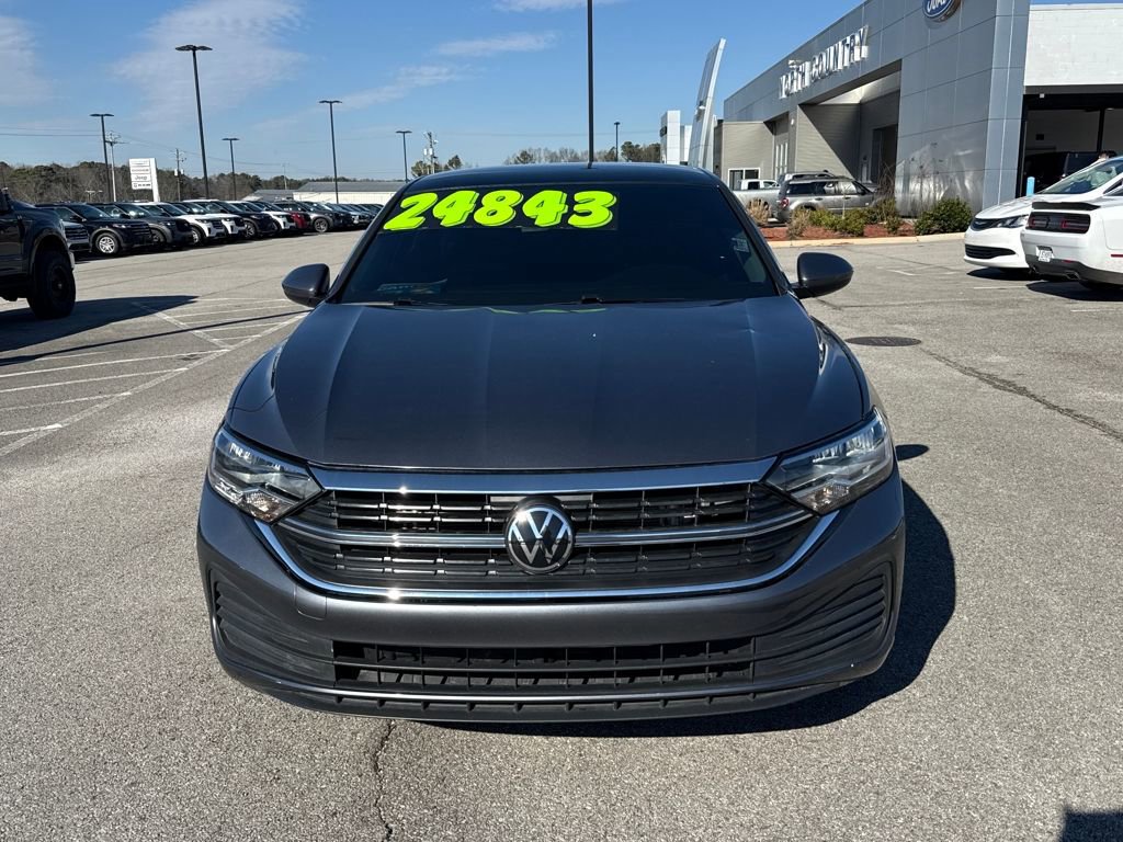 Used 2024 Volkswagen Jetta SE w/ Panoramic Sunroof Package image 9