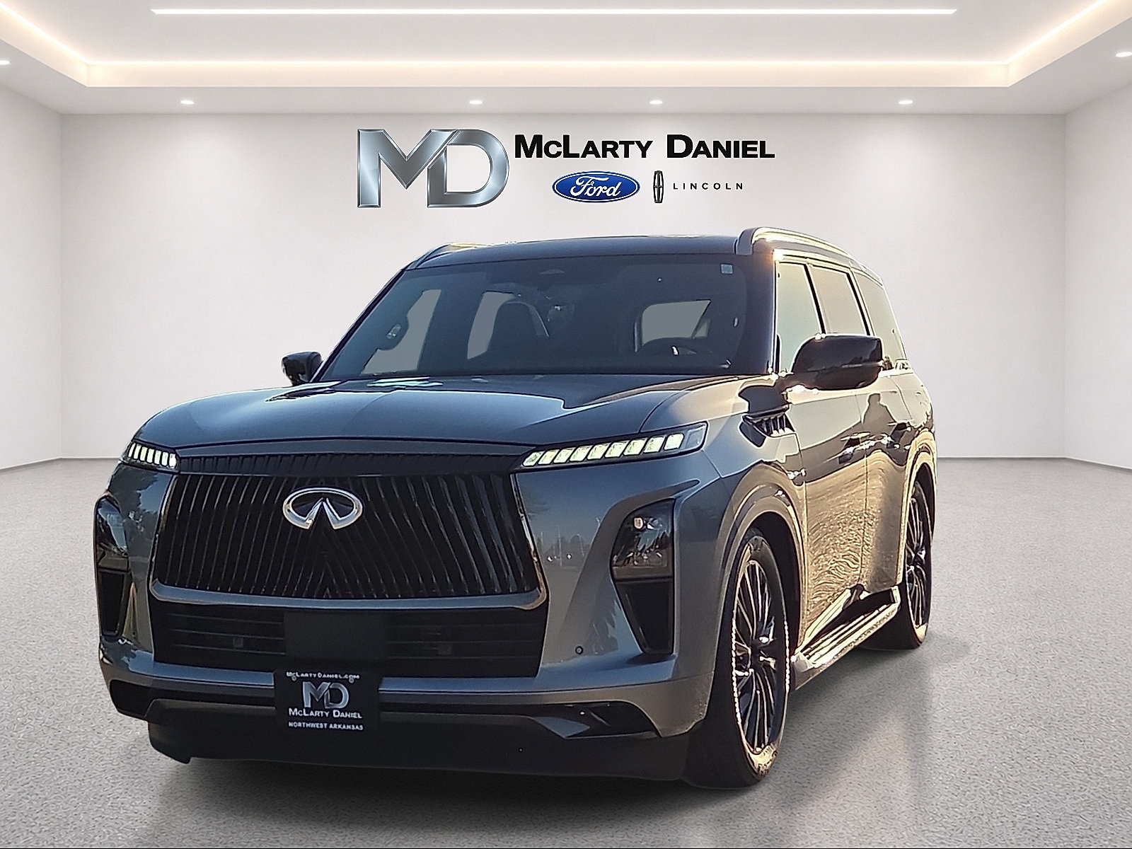 Used 2025 INFINITI QX80 Autograph AWD/4WD image 2