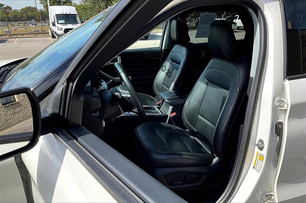 Certified 2022 Ford Explorer XLT w/ Equipment Group 202A image 24