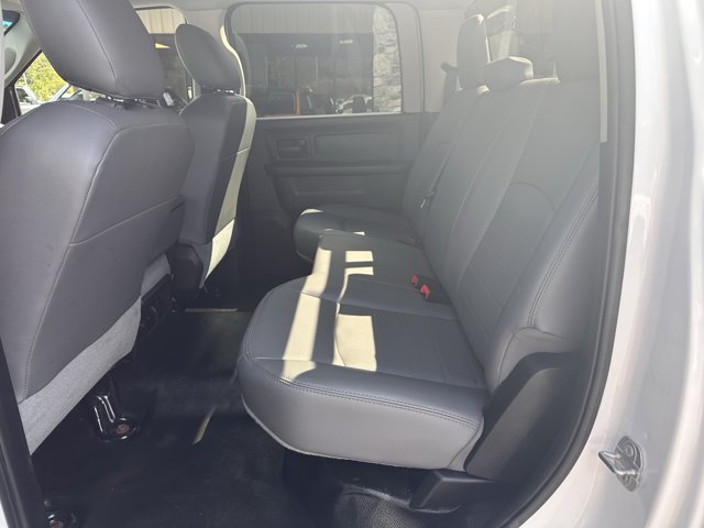Used 2018 RAM 3500 Tradesman w/ Chrome Appearance Group RWD image 8