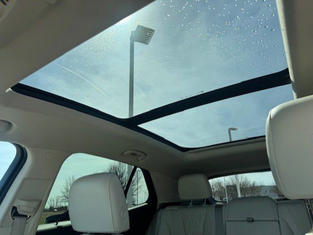 Used 2023 Buick Envision Avenir image 21