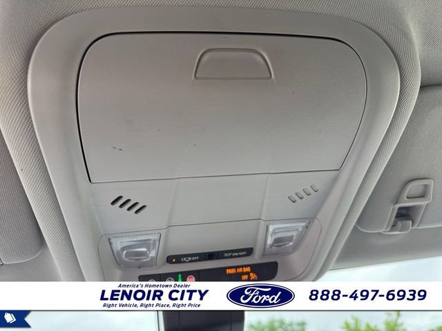 Used 2024 GMC Terrain SLE AWD/4WD image 16