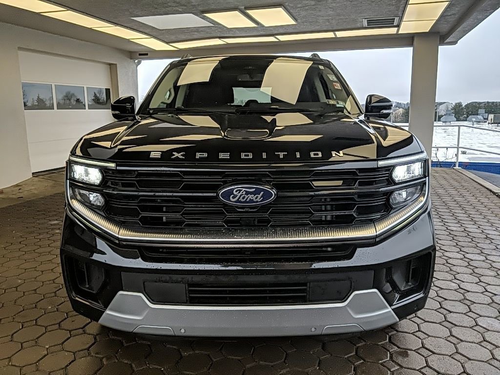 Certified 2025 Ford Expedition Max Platinum image 7