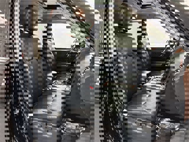 Used 2022 Nissan Armada SL w/ Captain's Chairs Package image 25