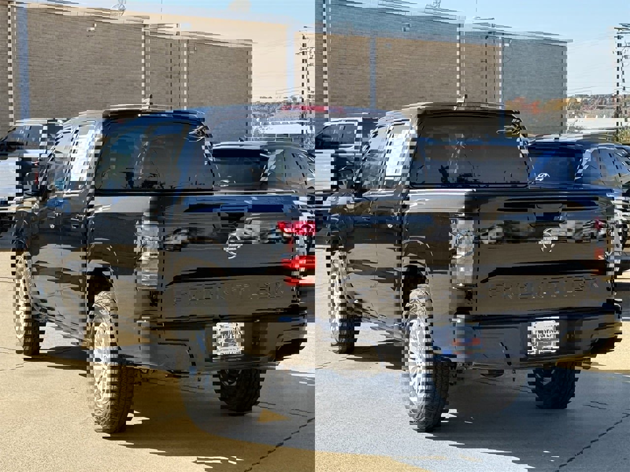 Used 2024 Nissan Frontier SV image 5