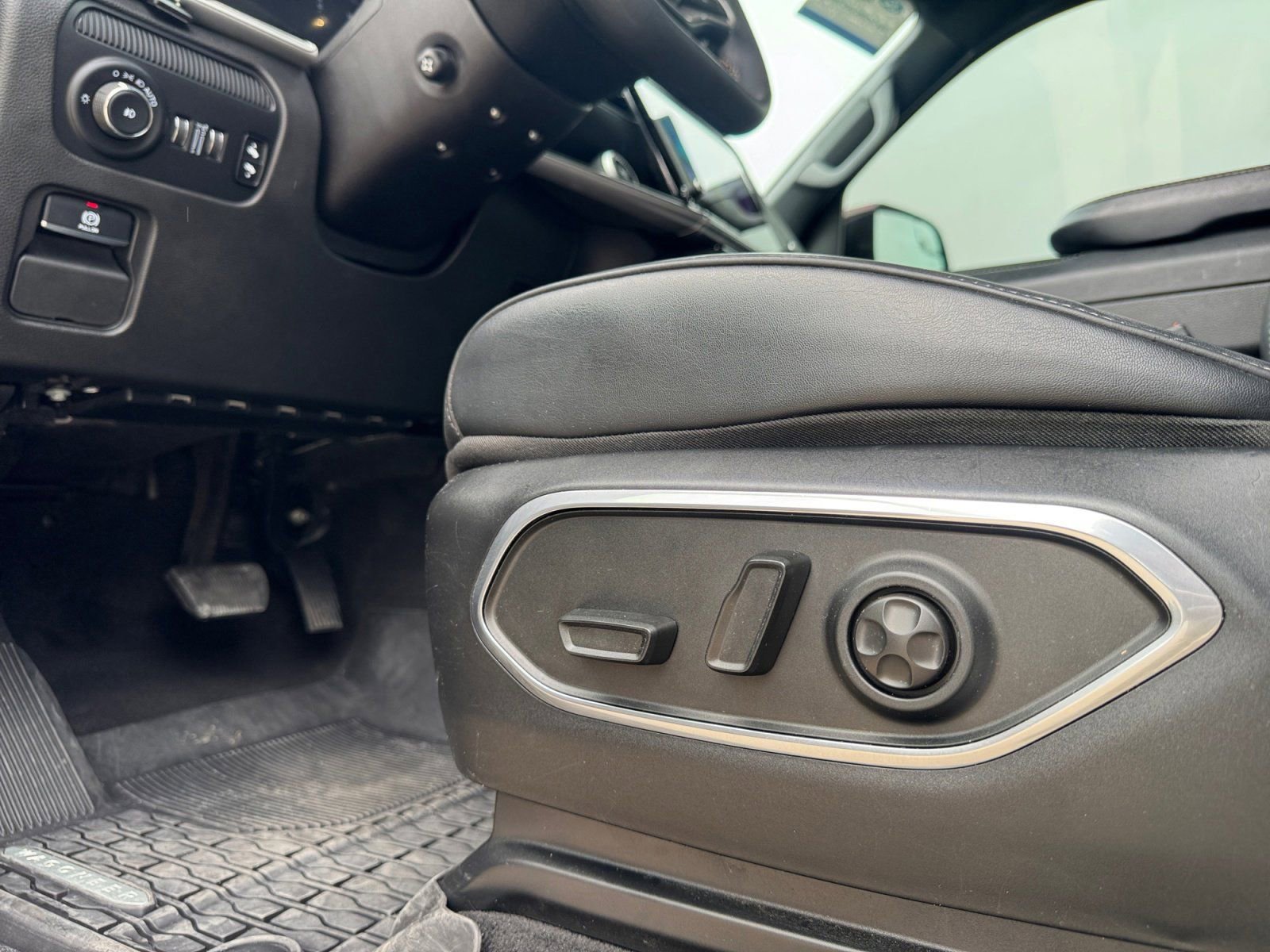 Used 2022 Jeep Wagoneer Series II AWD/4WD image 21