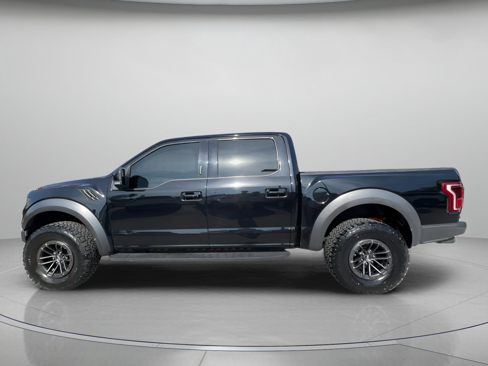 Certified 2020 Ford F150 Raptor w/ Equipment Group 802A Luxury image 9
