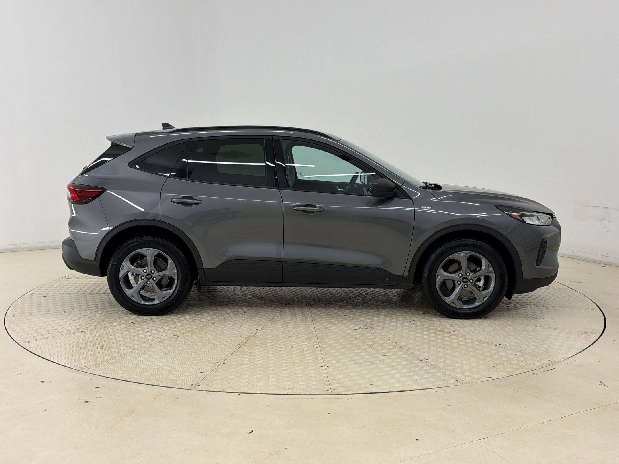 Certified 2025 Ford Escape ST-Line FWD image 8