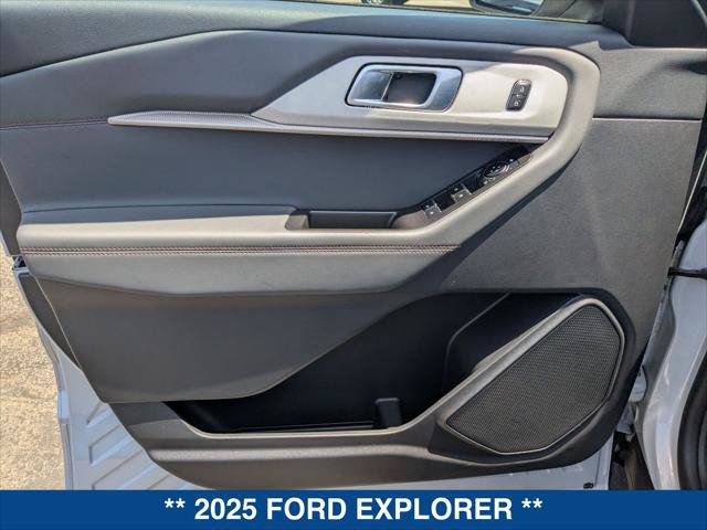 Certified 2025 Ford Explorer Active w/ Active Comfort Package RWD image 10